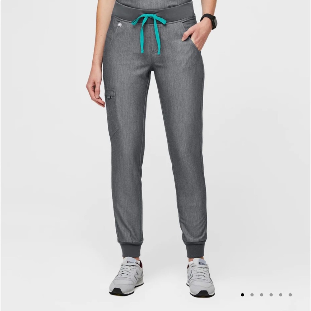 FIGS JOGGER In Graphite, S/P